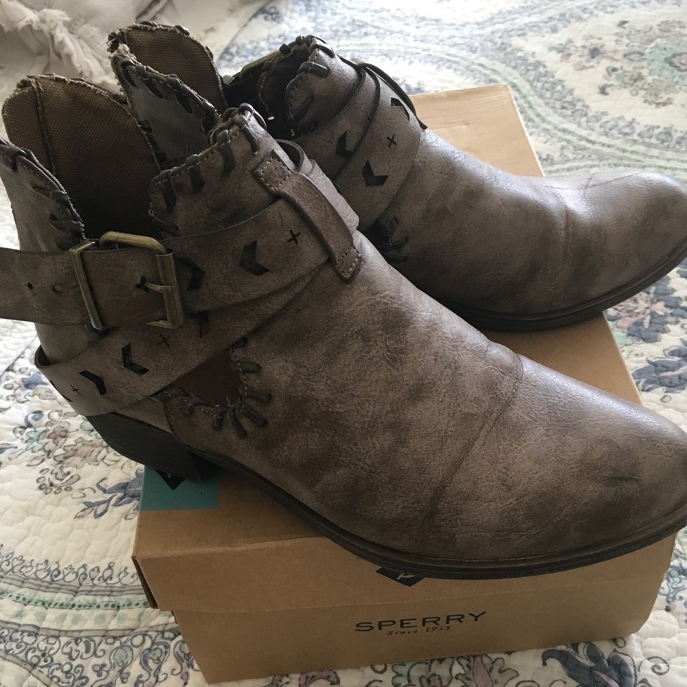 Ankle boots